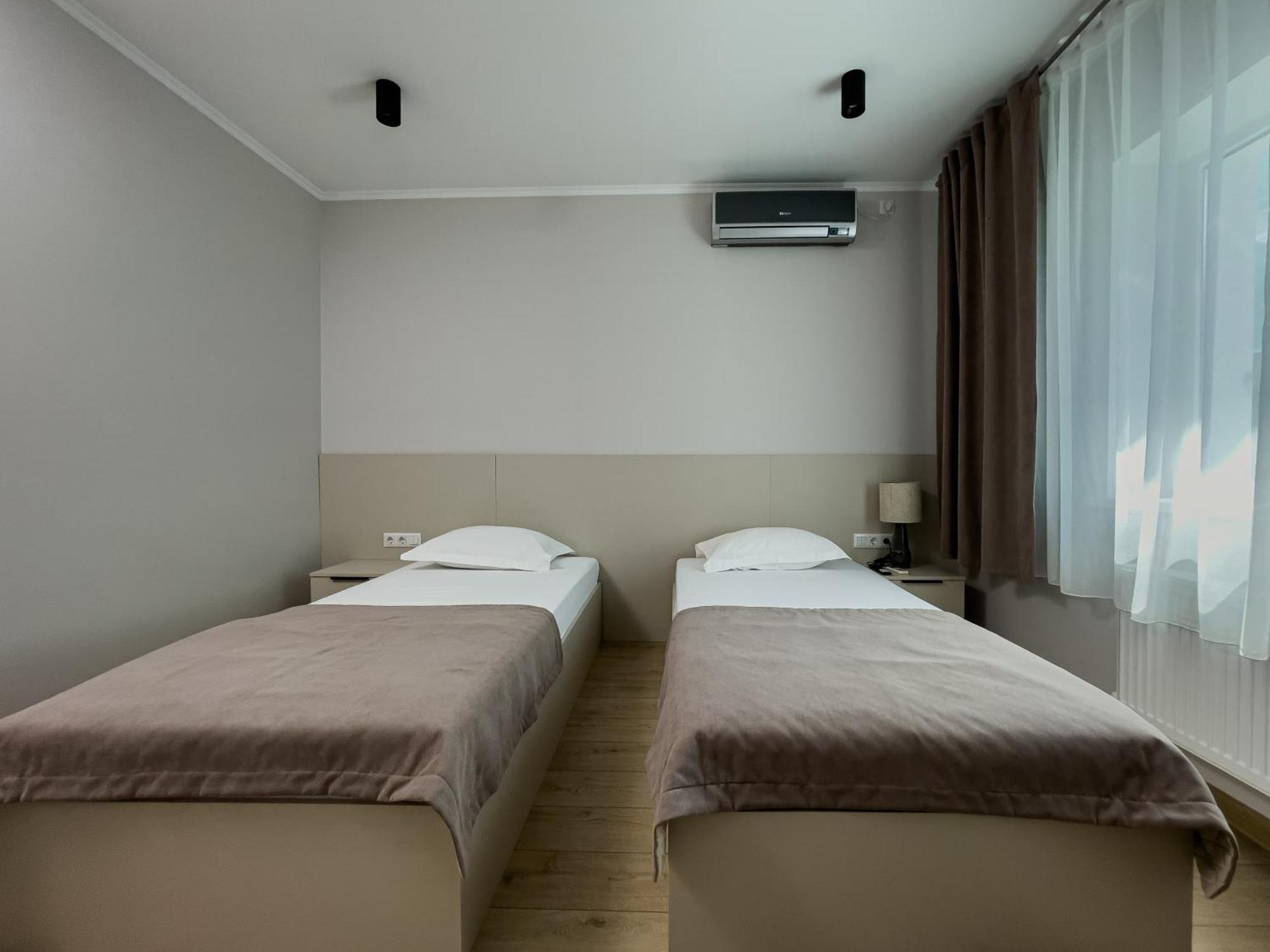 Vip Hotel Izmail Exterior photo