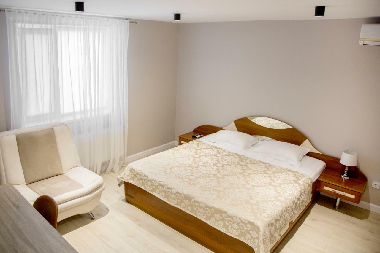 Vip Hotel Izmail Exterior photo